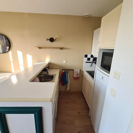 La Petite Maison Bleu *